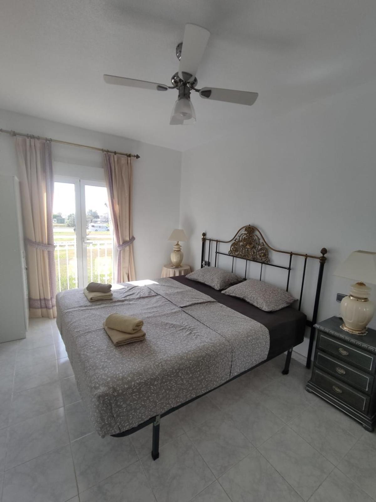 Schoenes Ruhiges Rooftop Apartment Mit Grosser Dachterrasse Torrevieja Bagian luar foto
